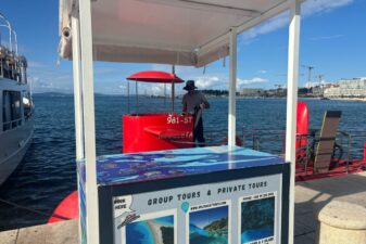 meetin point for split boat trips and semisubmerine split