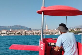 semi submarine underwater Split